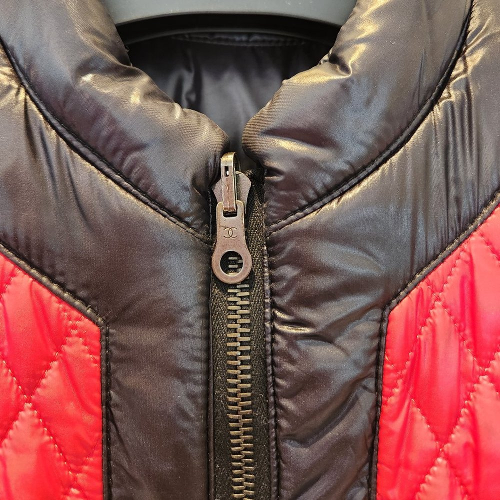 Authentic CHANEL Jacket - Picture 9 of 12